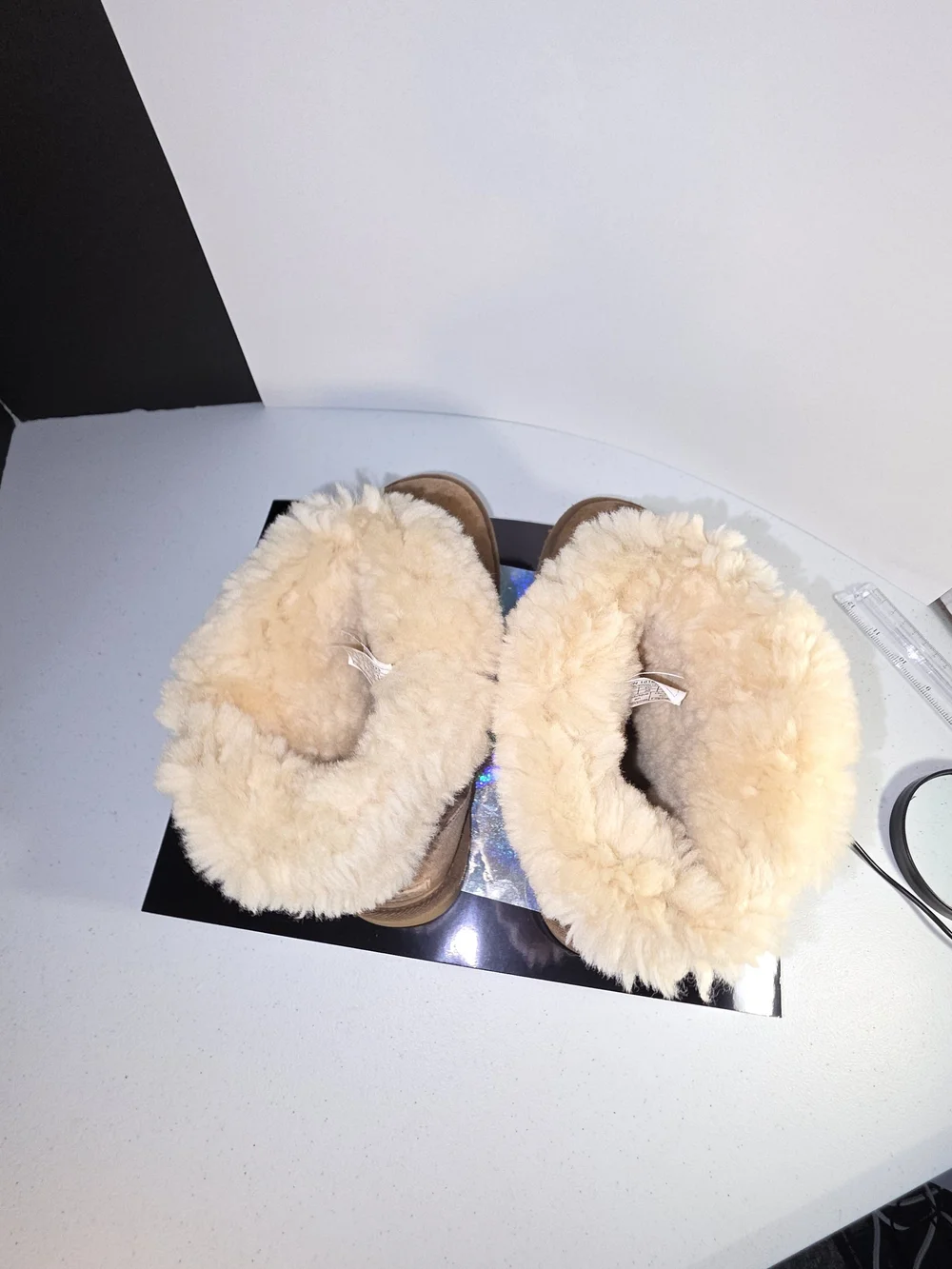 UGG Classic Short II Chestnut Suede Winter Boots Size 7